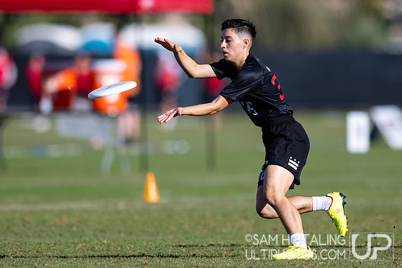 Pop vs Scandal in pool play at USA Ultimate National Championships