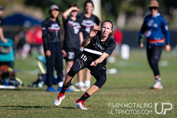 Pop vs Scandal in pool play at USA Ultimate National Championships