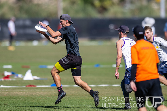 Seattle Mixtape vs NOISE in pool play at USA Ultimate National Championships