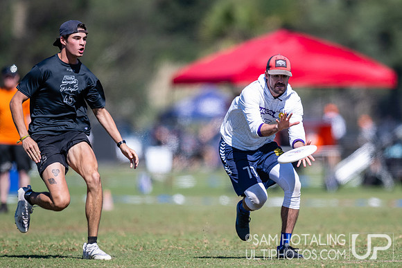 Seattle Mixtape vs NOISE in pool play at USA Ultimate National Championships