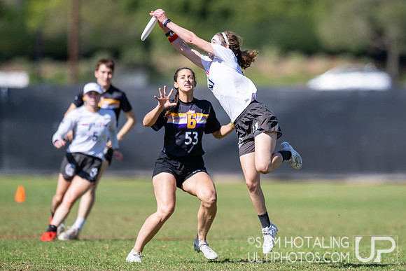 6ixers vs Grit in pool play at USA Ultimate National Championships