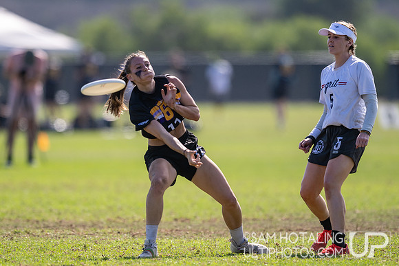 6ixers vs Grit in pool play at USA Ultimate National Championships