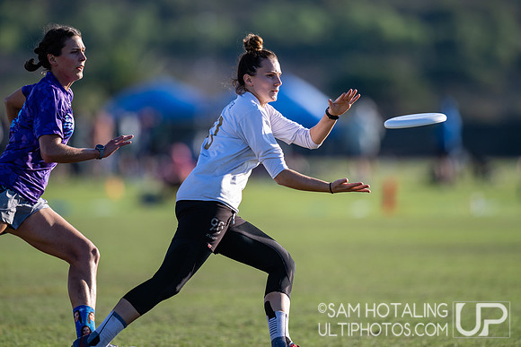 Hybrid vs Seattle Mixtape in pool play at USA Ultimate National Championships