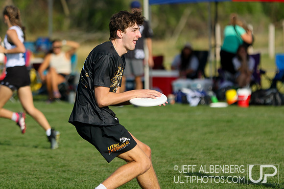 Pool play at USAU Youth Club Championships