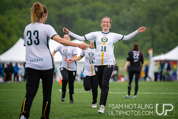 Semifinals at USAU DI College Championships