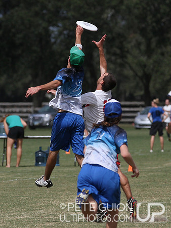 AMP vs Mental Toss Flycoons. Cross-over play, Friday, 2012 Club Nationals
