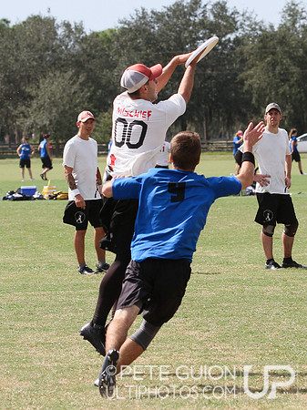 Mischief vs Overhaul. Cross-over play, Friday, 2012 Club Nationals