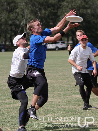 Mischief vs Overhaul. Cross-over play, Friday, 2012 Club Nationals