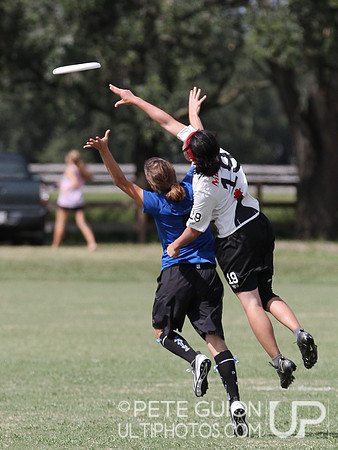 Mischief vs Overhaul. Cross-over play, Friday, 2012 Club Nationals