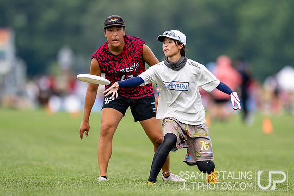 Chicago Nemesis vs Swampybarg in pool play at World Ultimate Club Championships