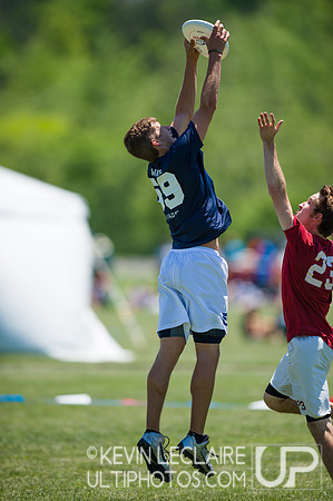 2014 USAU D-I College Champs Friday Round 3 Action
