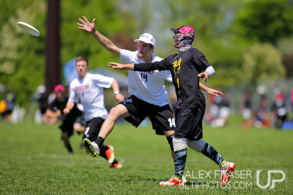 Friday Round 3 - 2015 USAU DI College Championships