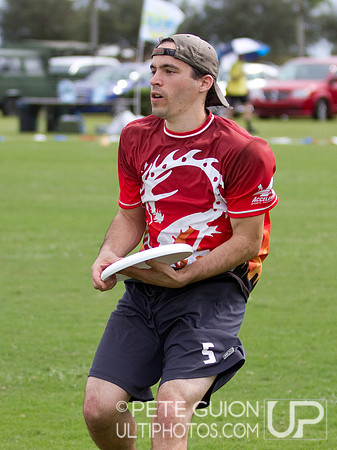 Drag'n Thrust vs Mental Toss Flycoons. Mixed division pool play, Thursday, Oct 2012.
