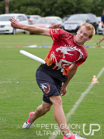 Drag'n Thrust vs Mental Toss Flycoons. Mixed division pool play, Thursday, Oct 2012.