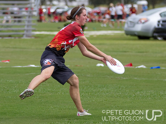 Drag'n Thrust vs Mental Toss Flycoons. Mixed division pool play, Thursday, Oct 2012.