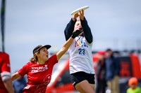 St. Olaf Vortex vs Wesleyan Vicious Circles in quarterfinals at USAU D-III College Championships