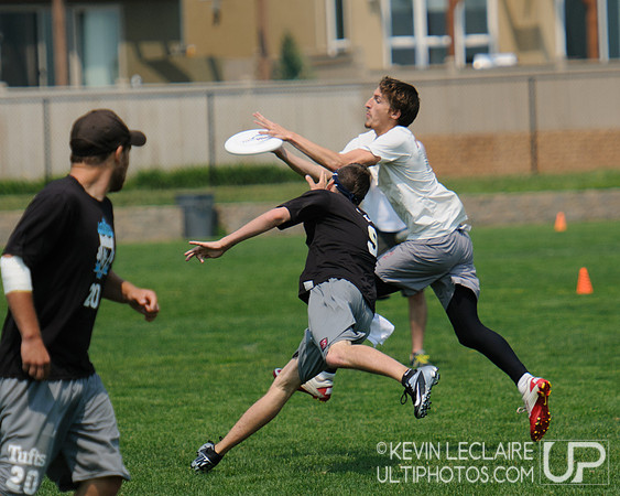2012 USAU D-I College Championships Saturday Action