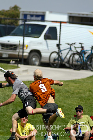 2012 USAU D-I College Championships Saturday Round 4 Action