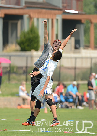 2012 USAU D-I College Championships Saturday Action