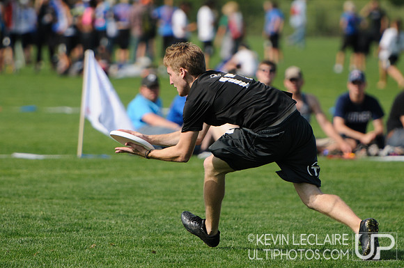 2012 USAU D-I College Championships Friday Action