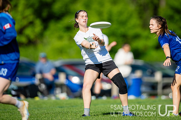 Women’s pool play at USAU DI College Championships