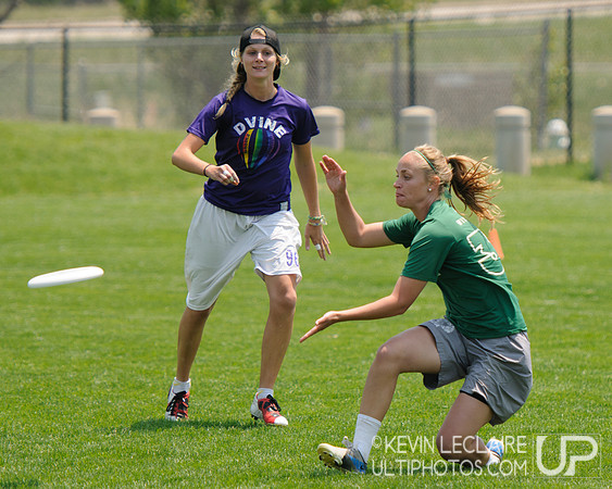 2012 USAU D-I College Championships Saturday Action