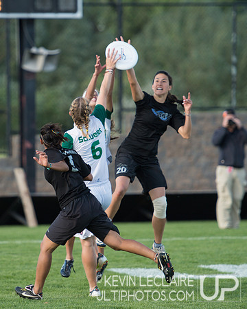 2012 USAU D-I College Championships Sunday Action