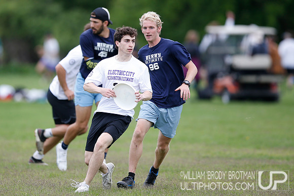 Day 1 of USA Ultimate 2022 D-III College Championships