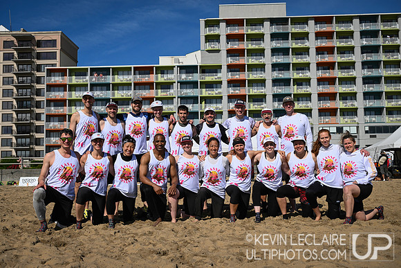 Molasses Disaster Team Photo - Saturday - 2025 Beach Championshi