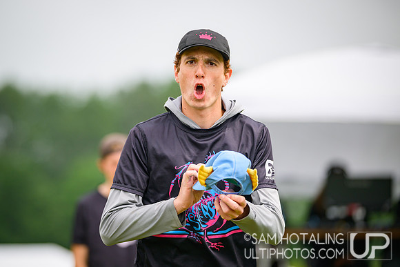 Lewis & Clark Bacchus vs Middlebury Pranksters (M) in finals at USAU D-III College Championships