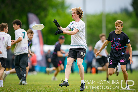 Lewis & Clark Bacchus vs Middlebury Pranksters (M) in finals at USAU D-III College Championships