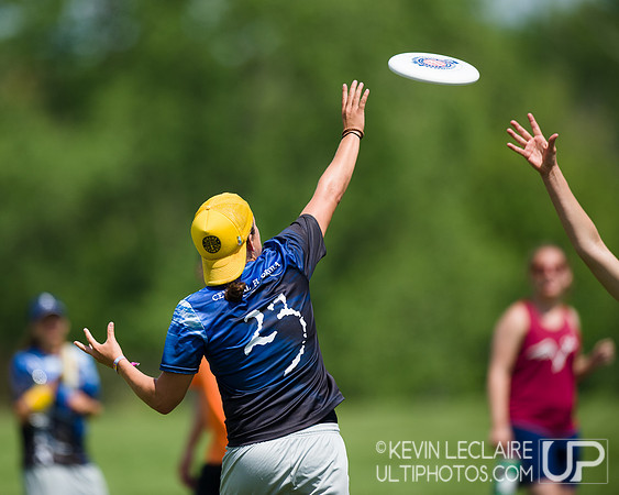 2014 USAU D-I College Champs Saturday Round 4 Action