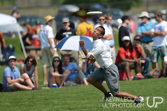 2012 USAU D-I College Championships Saturday Action
