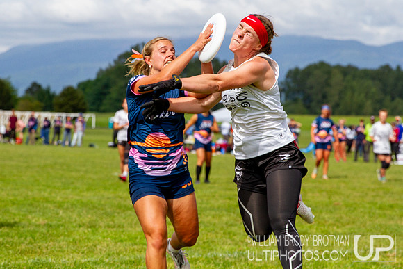 Day 1 of the USA Ultimate D-I College Championships