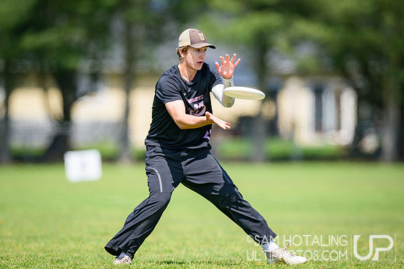 Lewis & Clark Bacchus vs Whitman Sweets in quarterfinals at USAU D-III College Championships