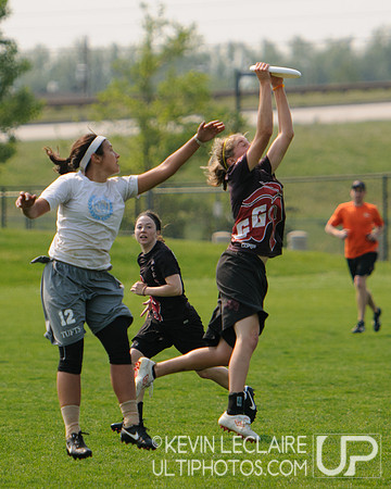 2012 USAU D-I College Championships Saturday Action