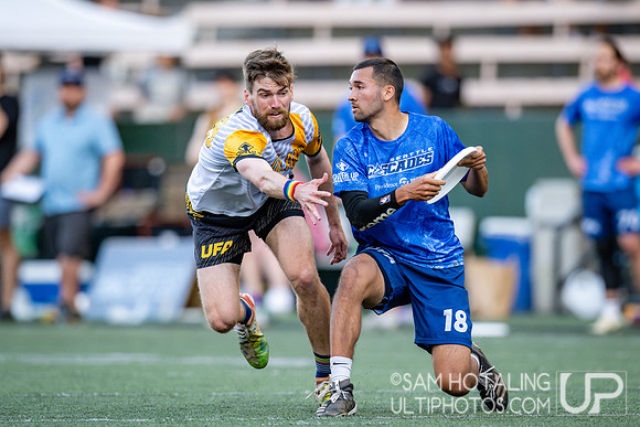 Oakland Spiders at Seattle Cascades in the UFA Regular Season