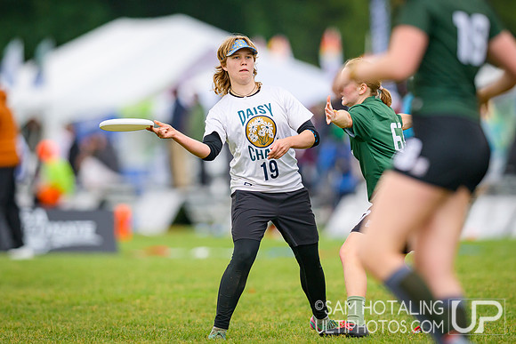 Haverford/Bryn Mawr Sneetches vs Mount Holyoke Daisy Chain in quarterfinals at USAU D-III College Championships