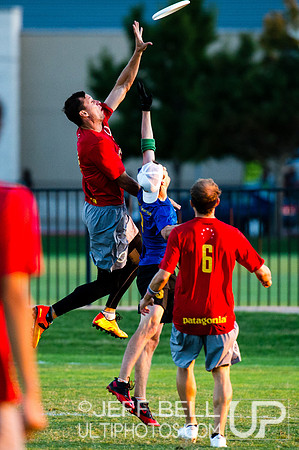 USAU_Nationals_2013_Thursday_20131017_184216_JBP2838