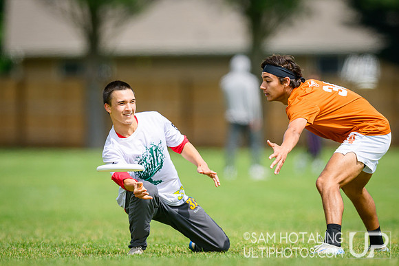 Pool play at USAU D-I College Championships