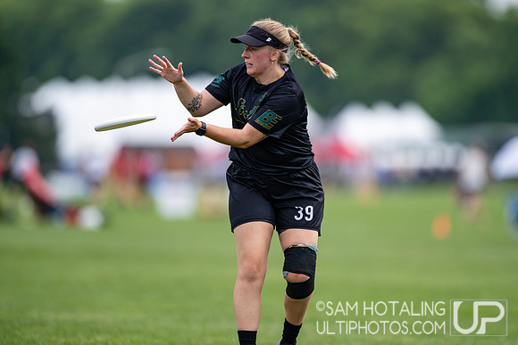 CUSB Shout vs Stella in pool play at World Ultimate Club Championships