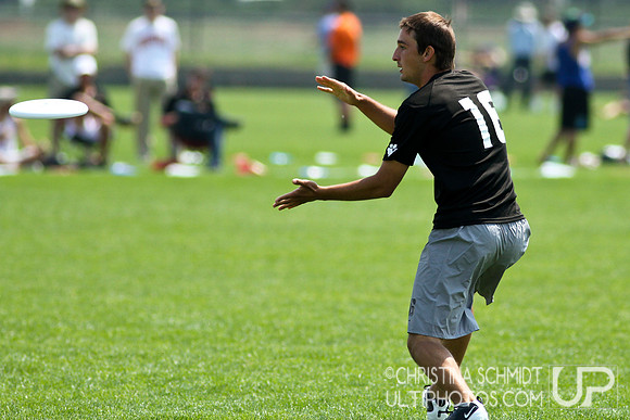 2012 USAU D-I College Championships Saturday Round 4 Action