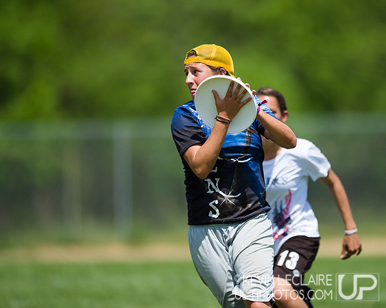 2014 USAU D-I College Champs Saturday Round 4 Action
