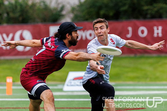 Action from Colorado  Summit vs. Los Angeles Aviators.