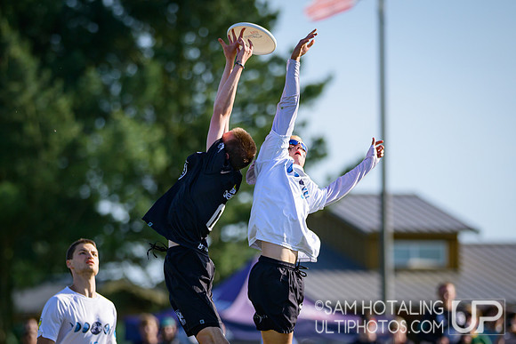 Pre-quarterfinals at USAU D-I College Championships