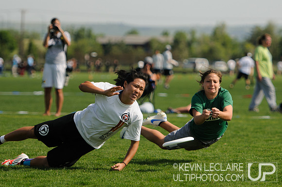 2012 USAU D-I College Championships Friday Action