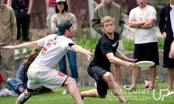 Saturday 12:30pm round -- 2011 USAU College Championships