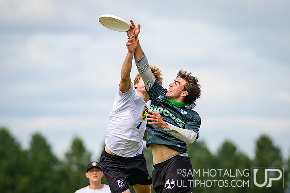 Highlights: pool play at USAU D-I College Championships