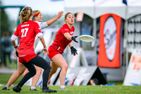 St. Olaf Vortex vs Wesleyan Vicious Circles in quarterfinals at USAU D-III College Championships