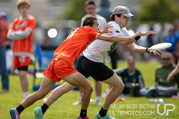 Day 1 of the USA Ultimate D-I College Championships